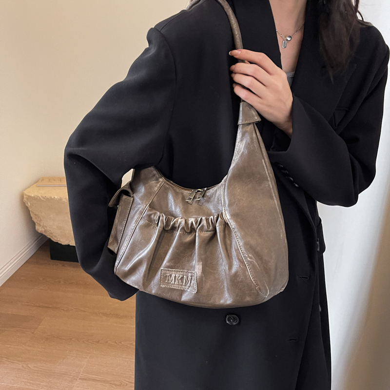 Distressed Vintage Shoulder Ba - Luxury Bags Consignment recension och pris