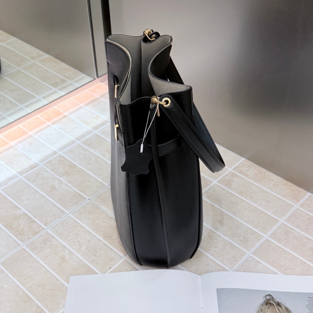 New Bucket Bag Old Money Wind  - Luxury Bags Leather recension och pris