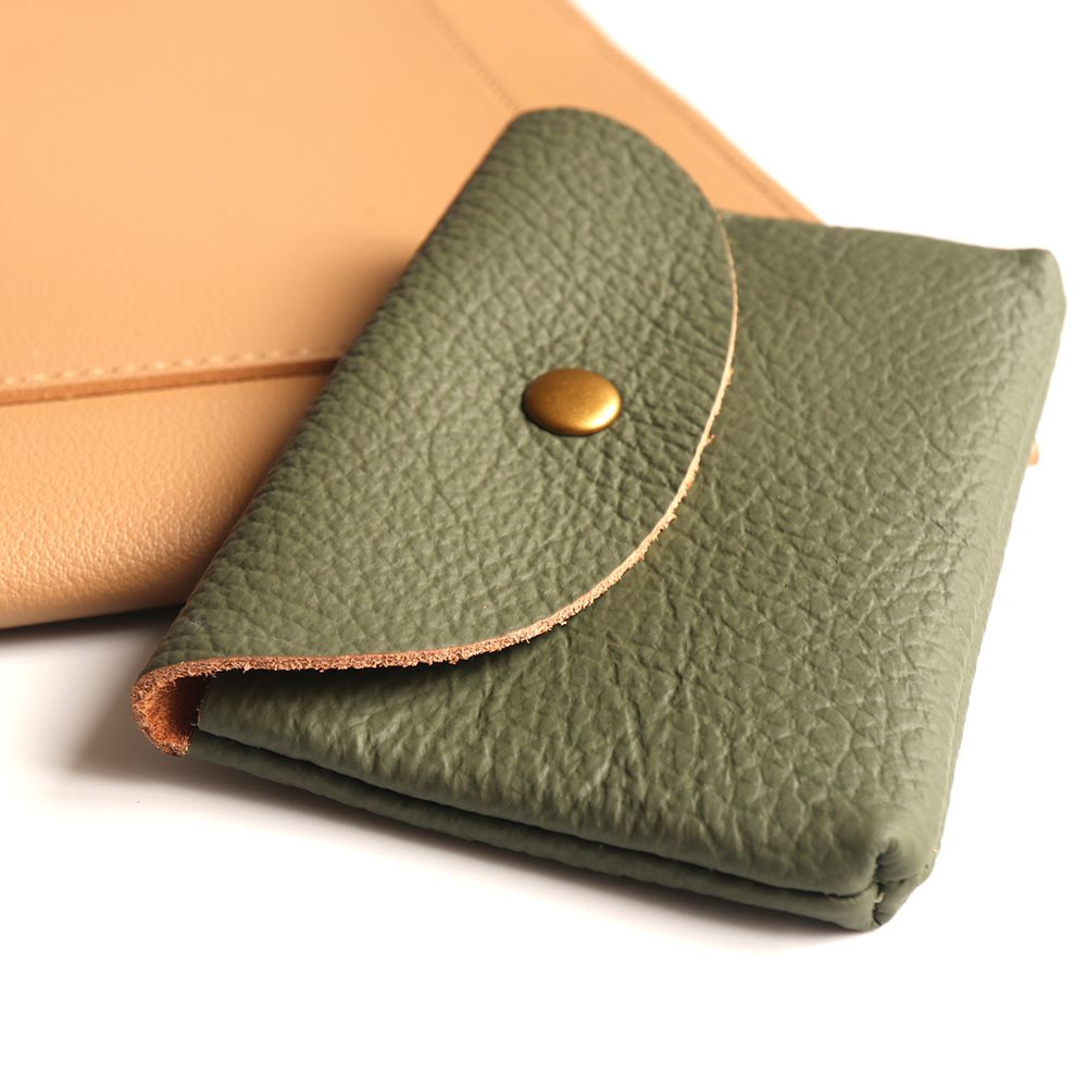 Custom Letters Small Card Hold - Luxury Bags Consignment recension och pris