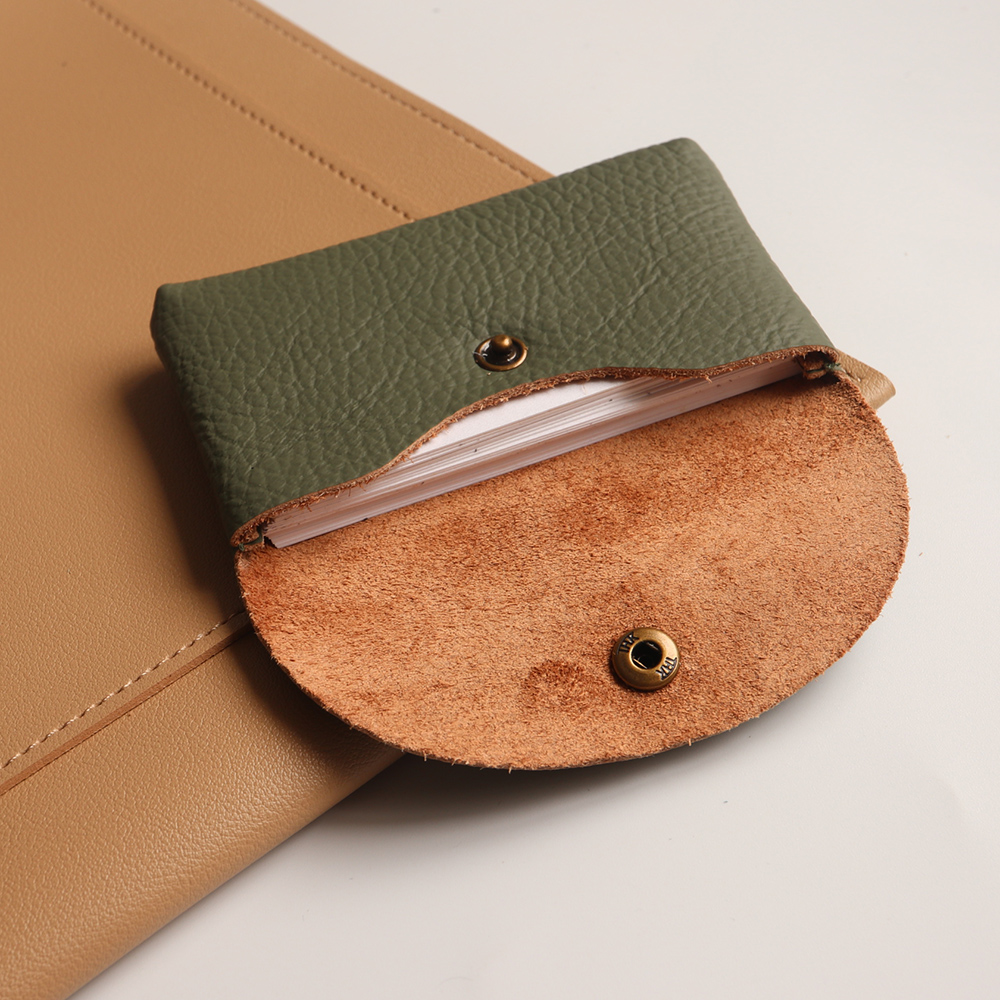 Custom Letters Small Card Hold - Luxury Bags Consignment recension och pris